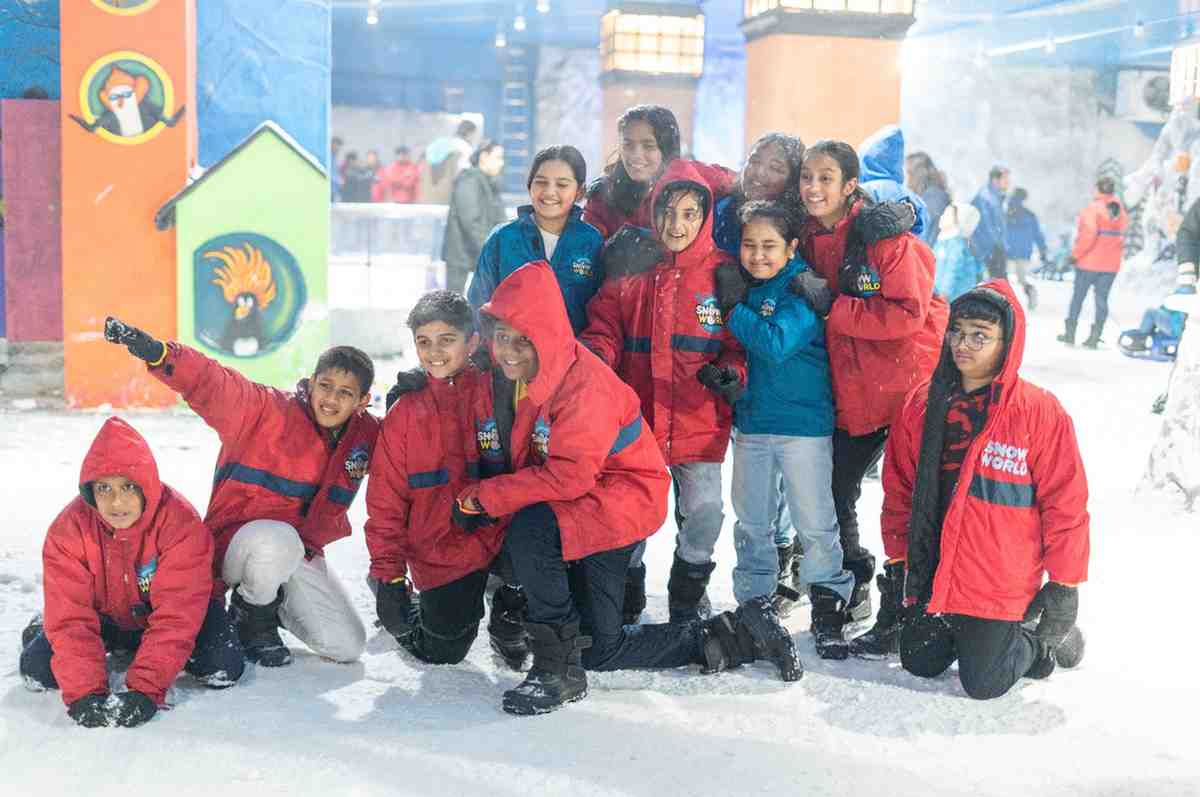 Entertainment Parks Near Me for Family and Friends